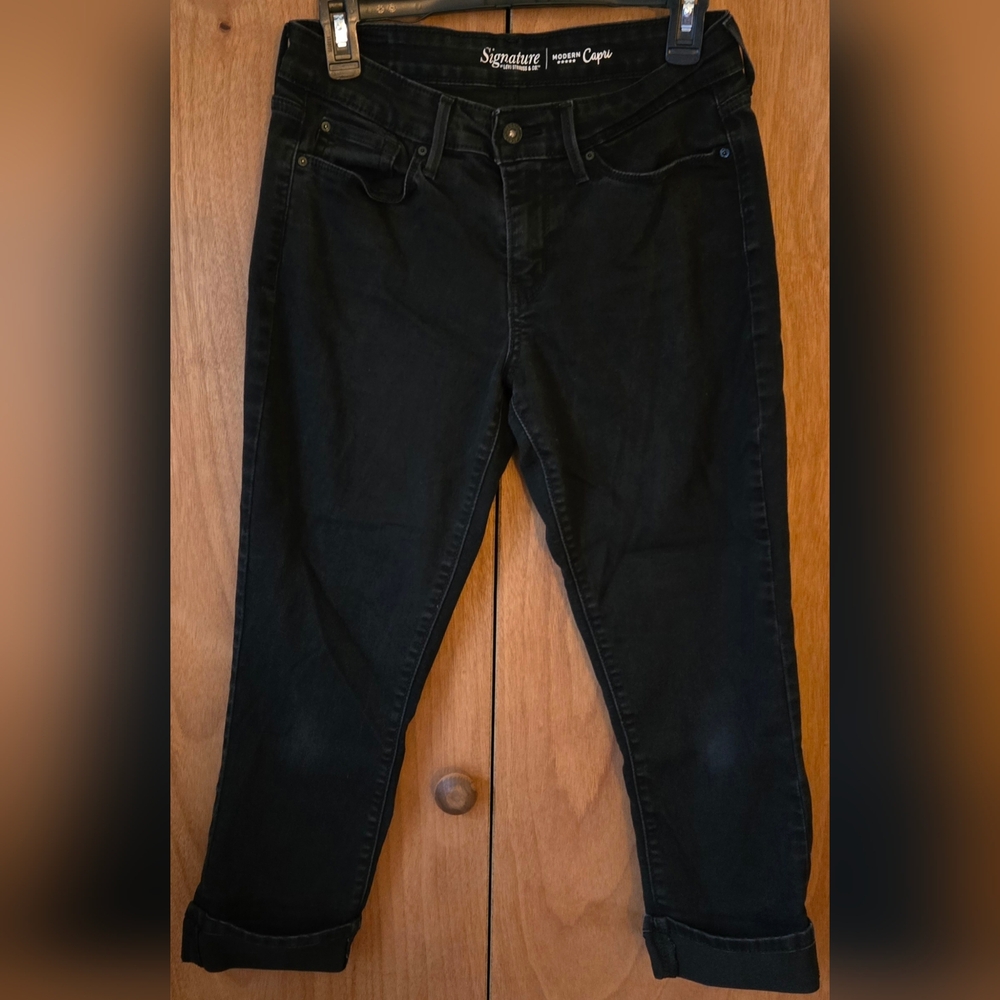 Black Capris